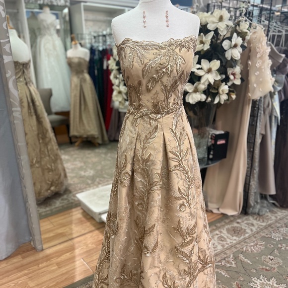 Tina di Martina Style 1919  Size 12 Gold Color Dress - Picture 1 of 4